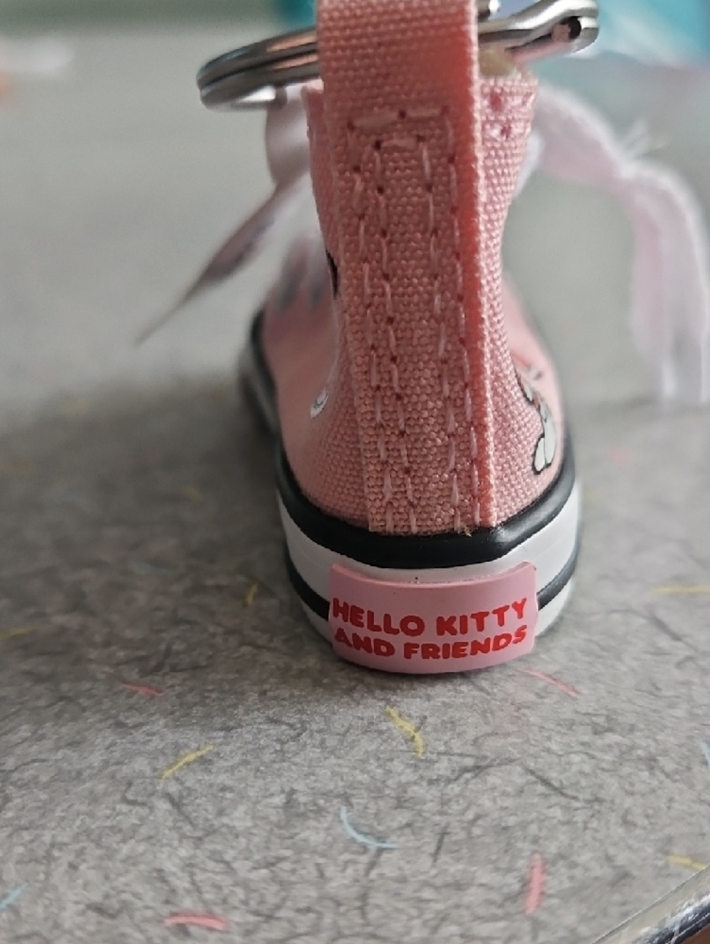 Converse My Melody Keyring - Picture 10 of 13
